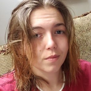 Meet your Posher, Kira